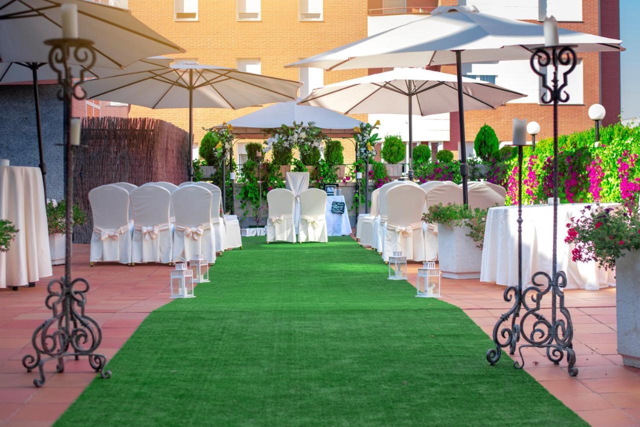 Fc Infantas De Leon Hotel Exterior photo