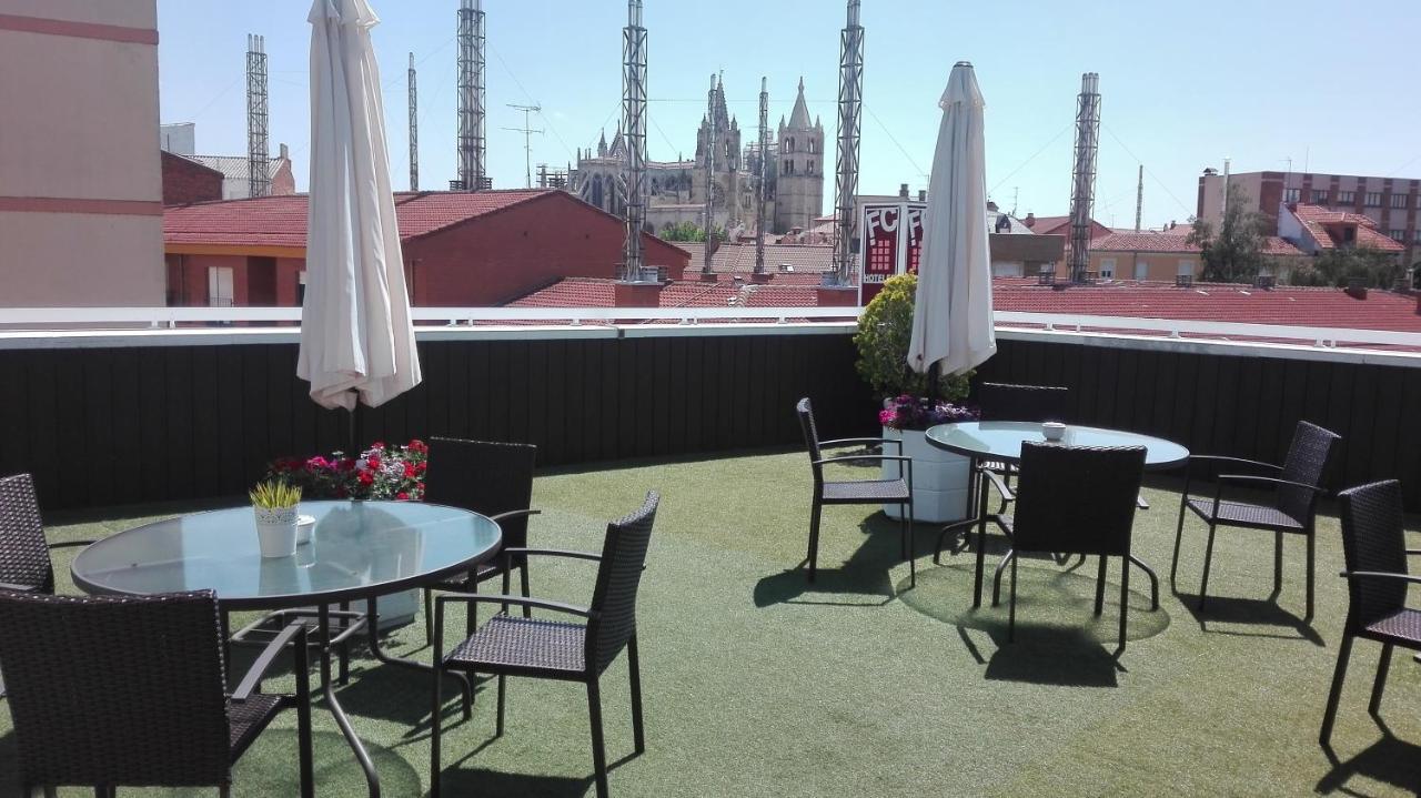 Fc Infantas De Leon Hotel Exterior photo