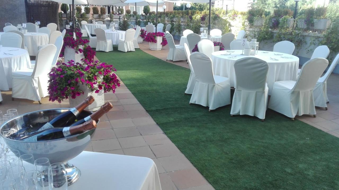 Fc Infantas De Leon Hotel Exterior photo